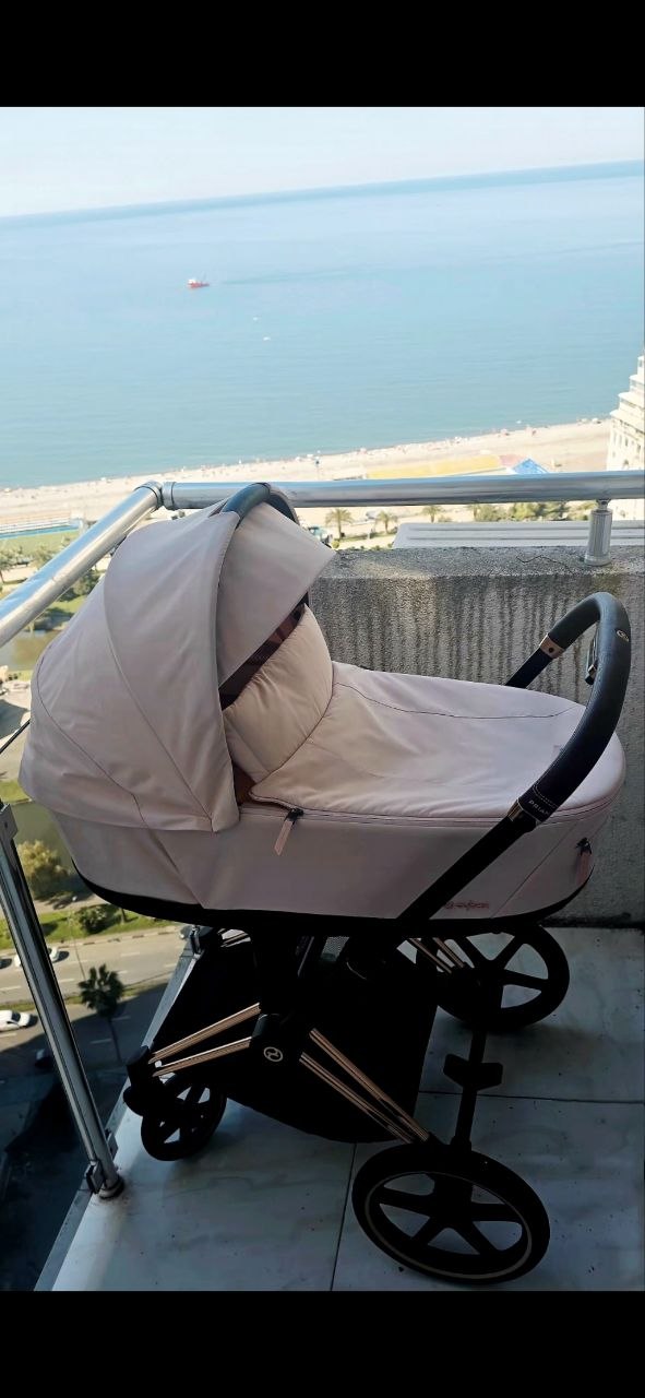 Люлька Cybex Priam 4 премиум-класса с адаптерами и дождевиком