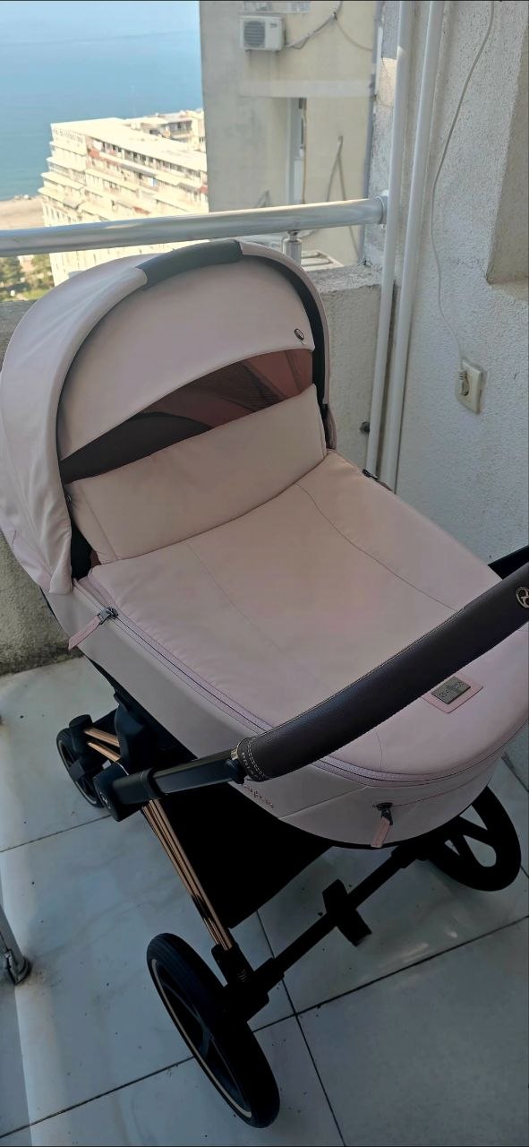 Люлька Cybex Priam 4 премиум-класса с адаптерами и дождевиком