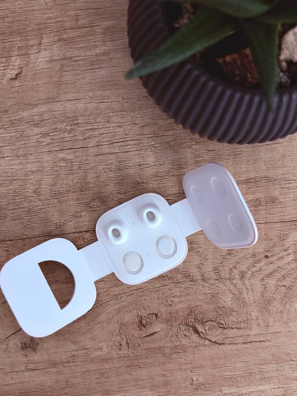 Оригинальные амбушюры Apple AirPods Pro, размер S
