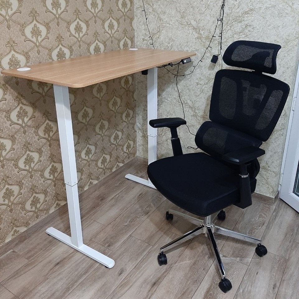 Стол с регулировкой высоты 120×60