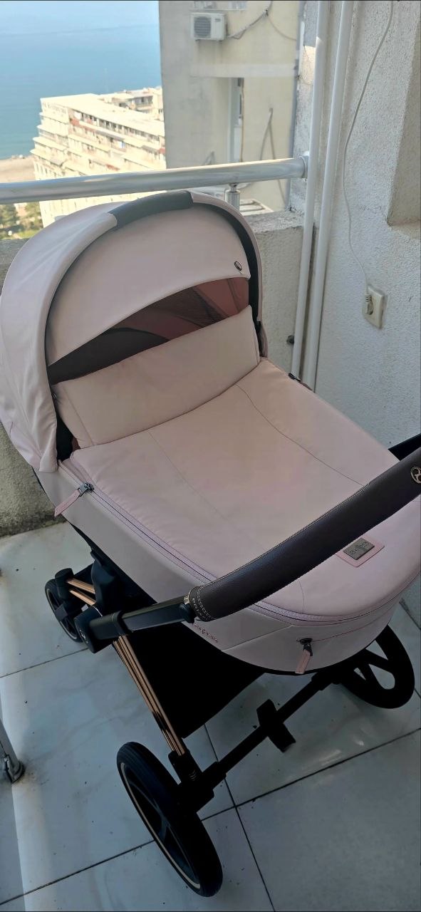 Коляска Cybex Priam 2 в 1, рама Rose Gold