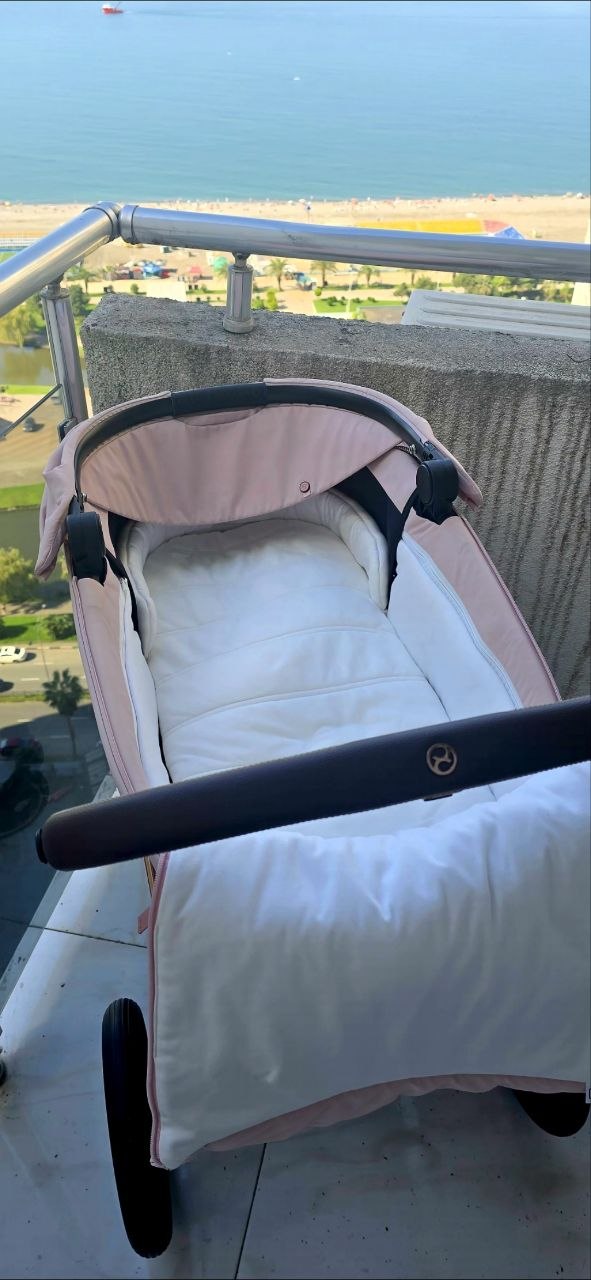 Коляска Cybex Priam 2 в 1, рама Rose Gold
