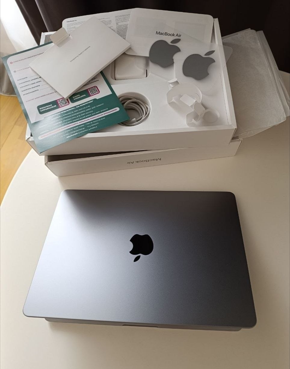 MacBook Air 13 M2 16/256GB