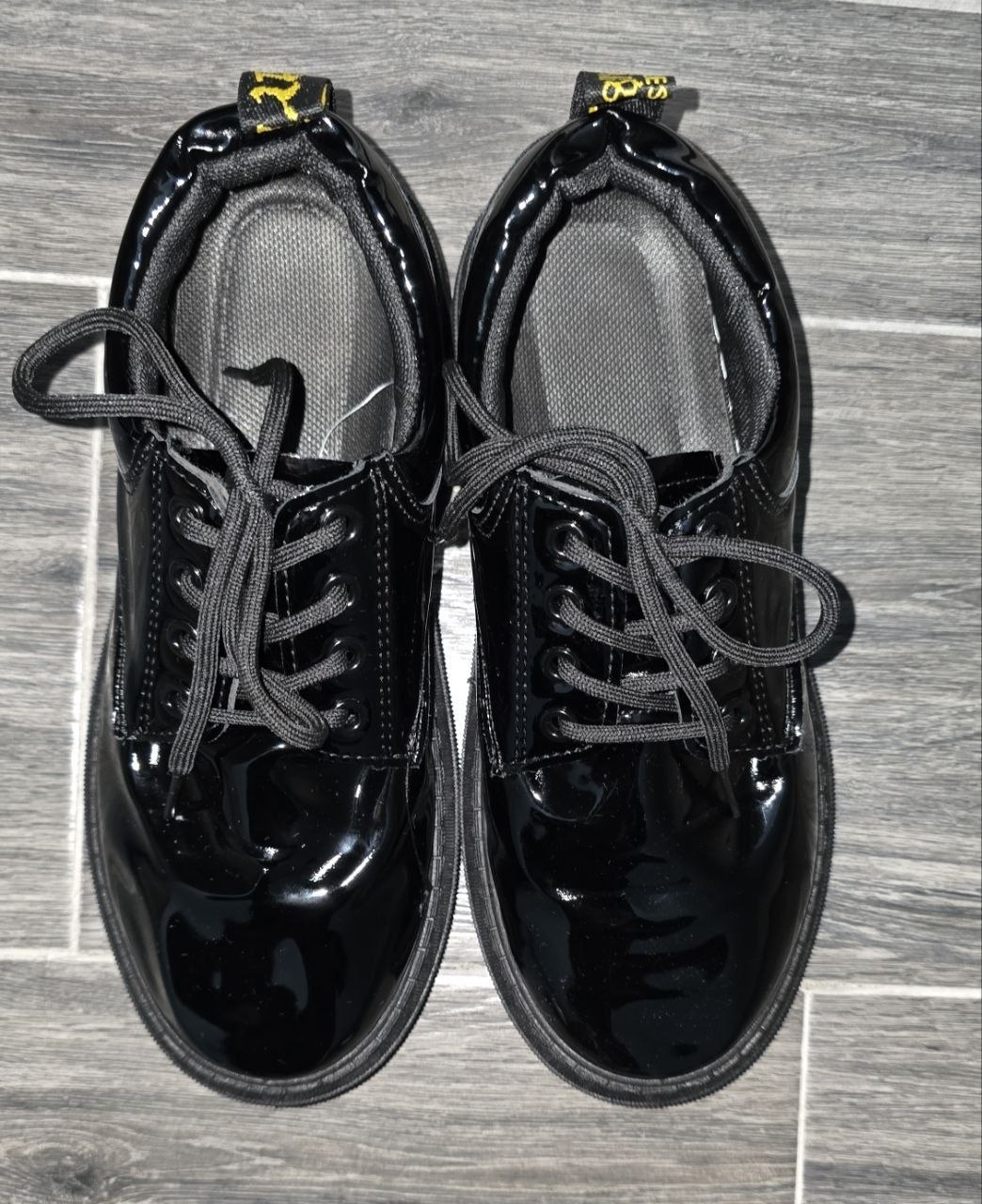 Лакированные туфли 39 размер