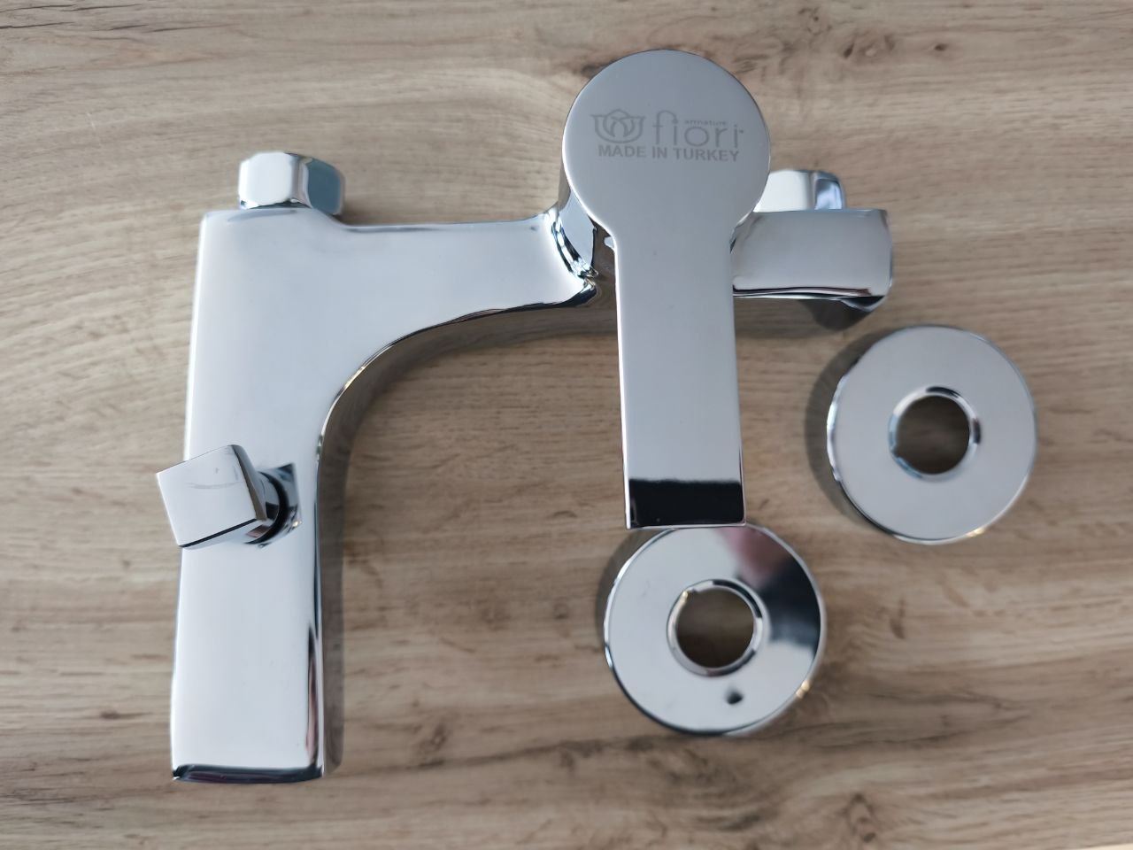 Смеситель для ванной