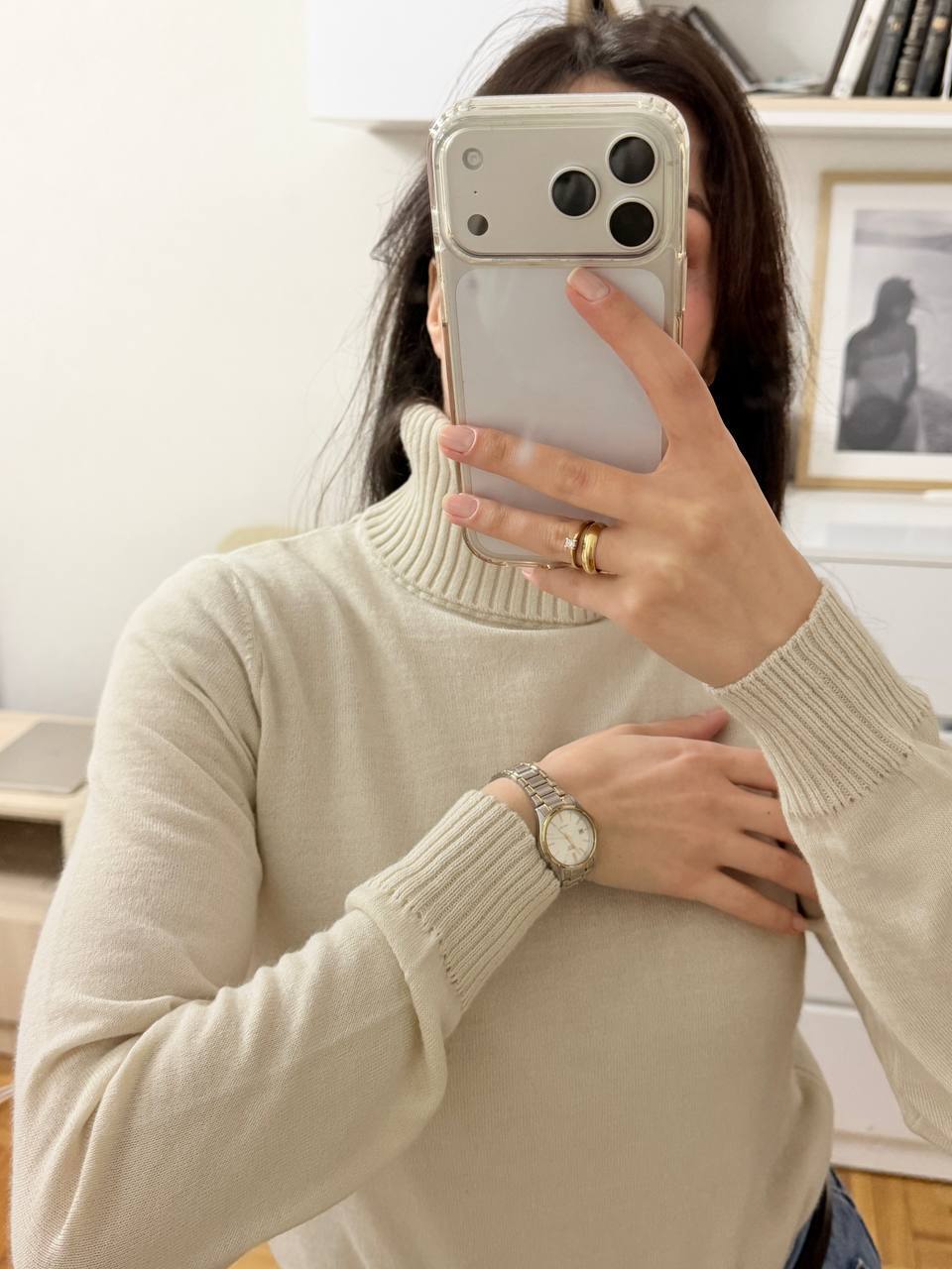 Кремовая водолазка SISLEY