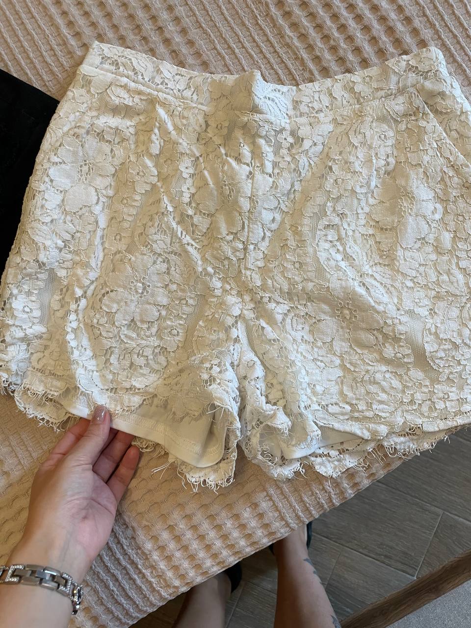 Шорты белые