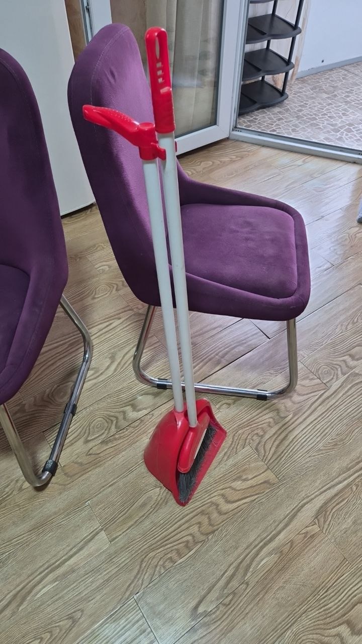 Веник и совок