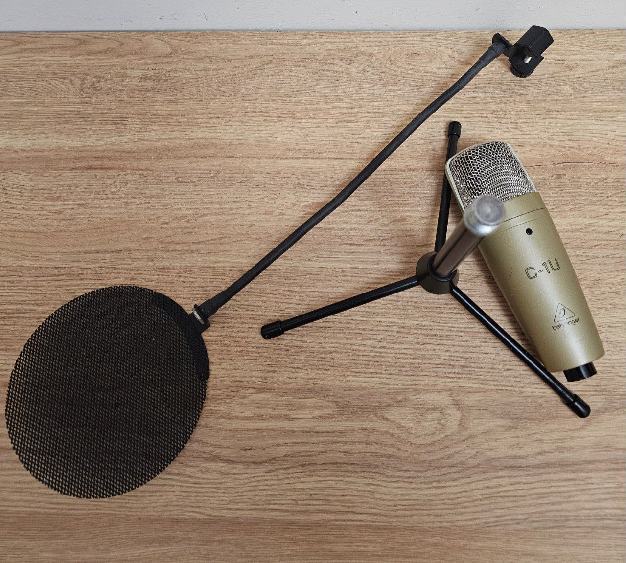 Микрофон Behringer C-1U с поп фильтром и стойкой