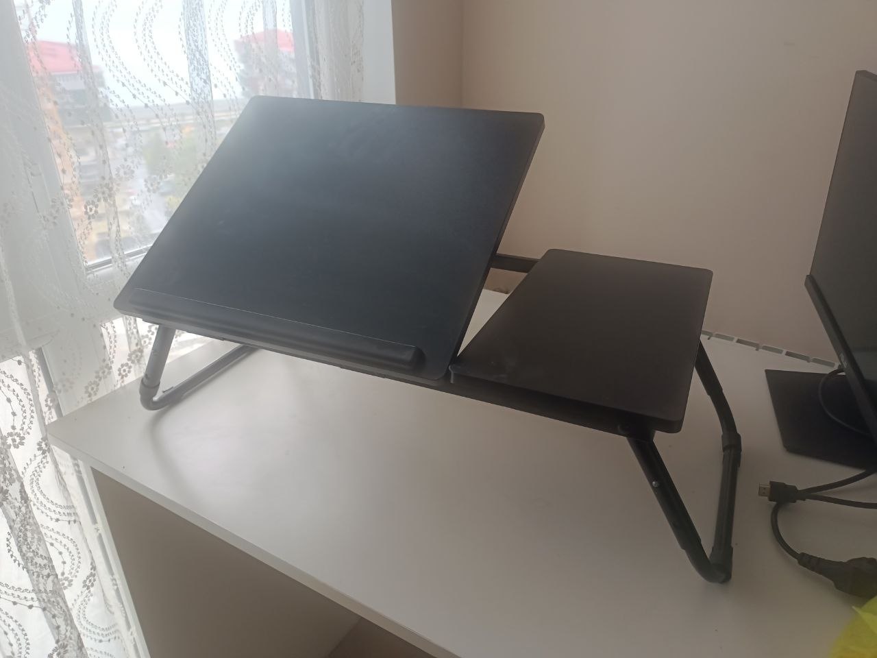 Столик для ноутбука