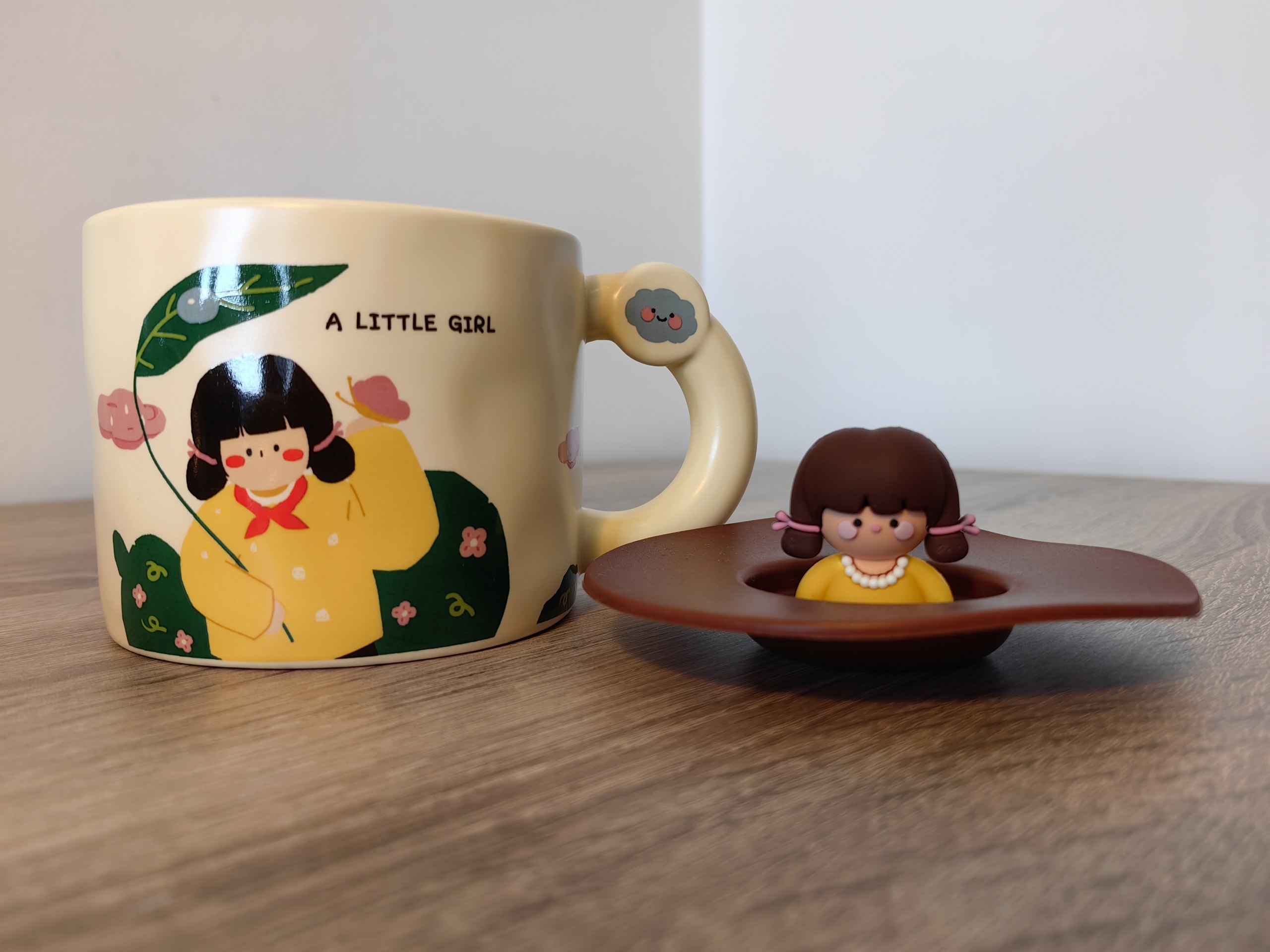 Керамическая кружка A Little Girl с силиконовой крышкой
