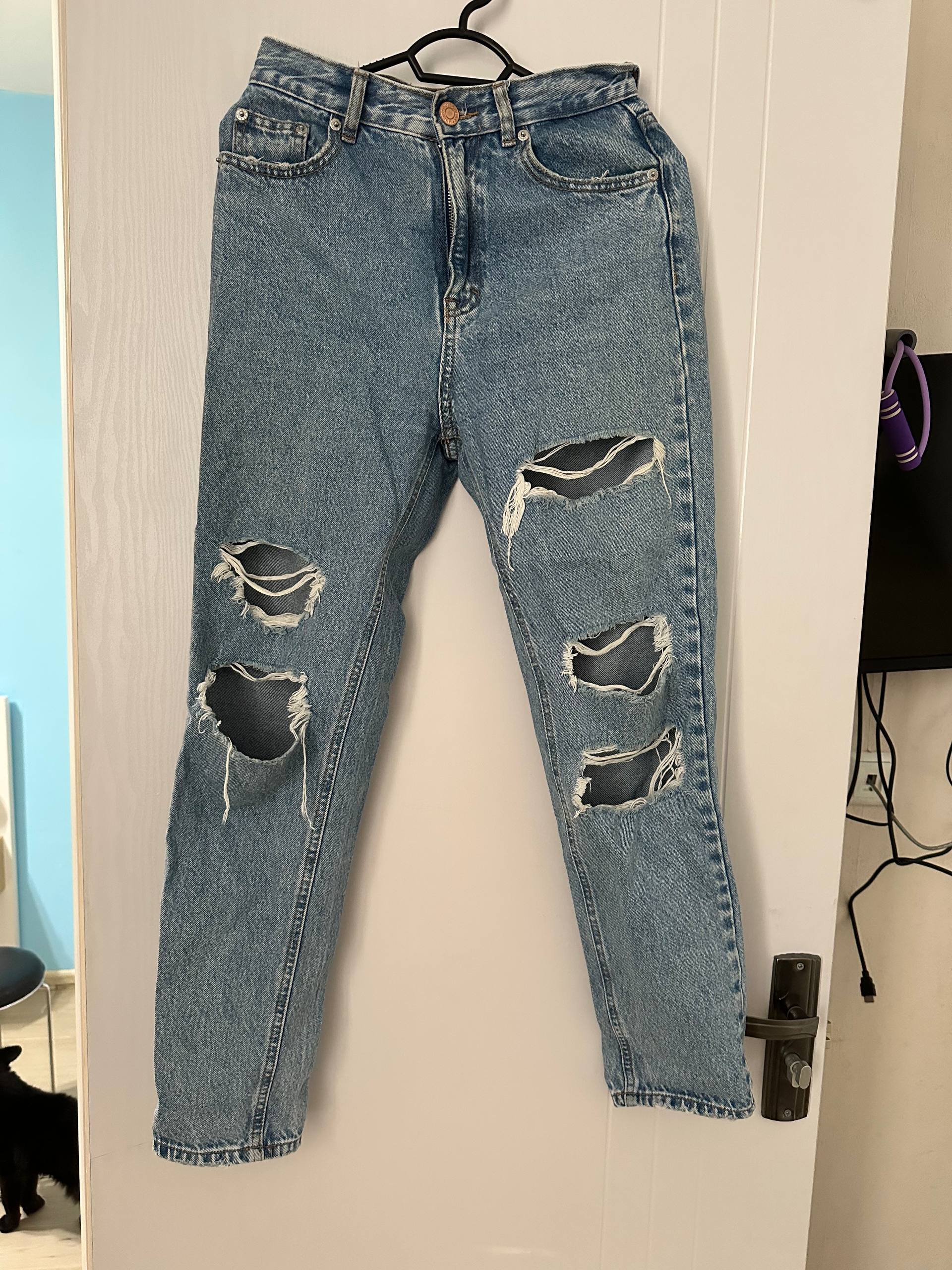 Джинсы рваные Pull&Bear 34