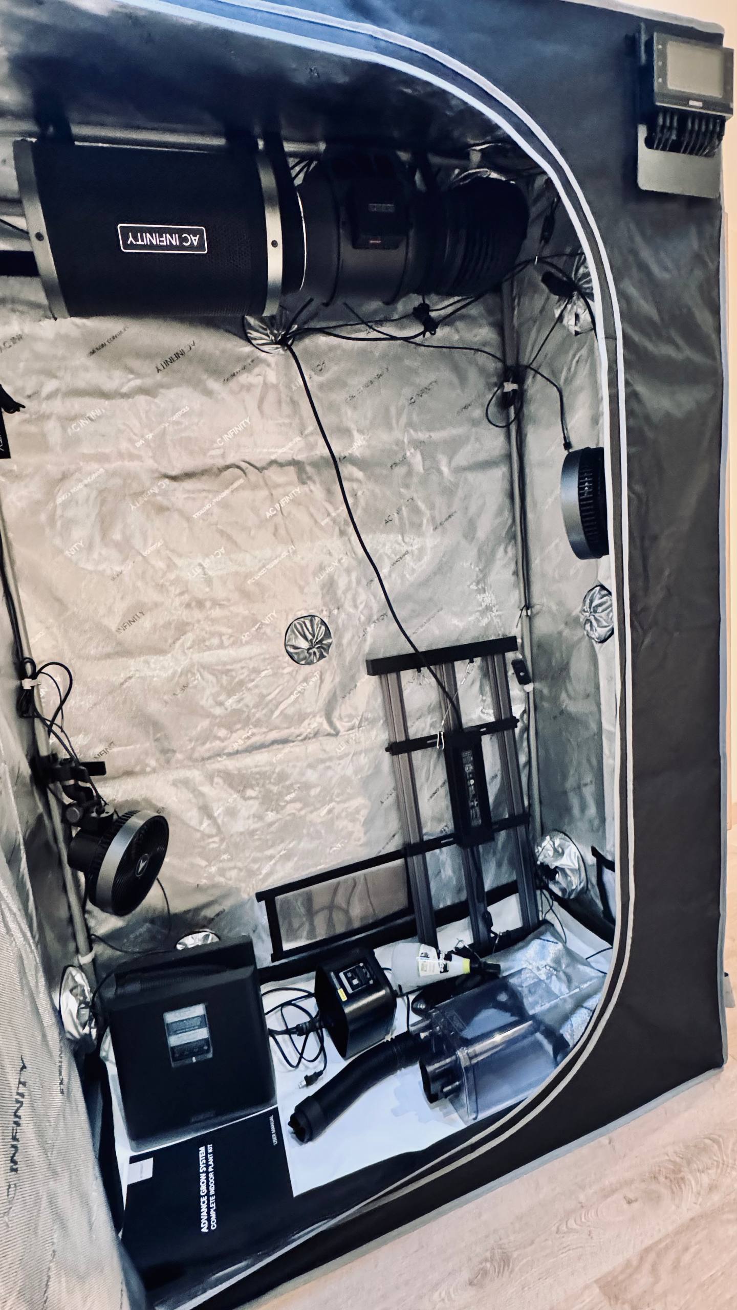 AC Infinity AI Grow System 2x4 комплект для выращивания