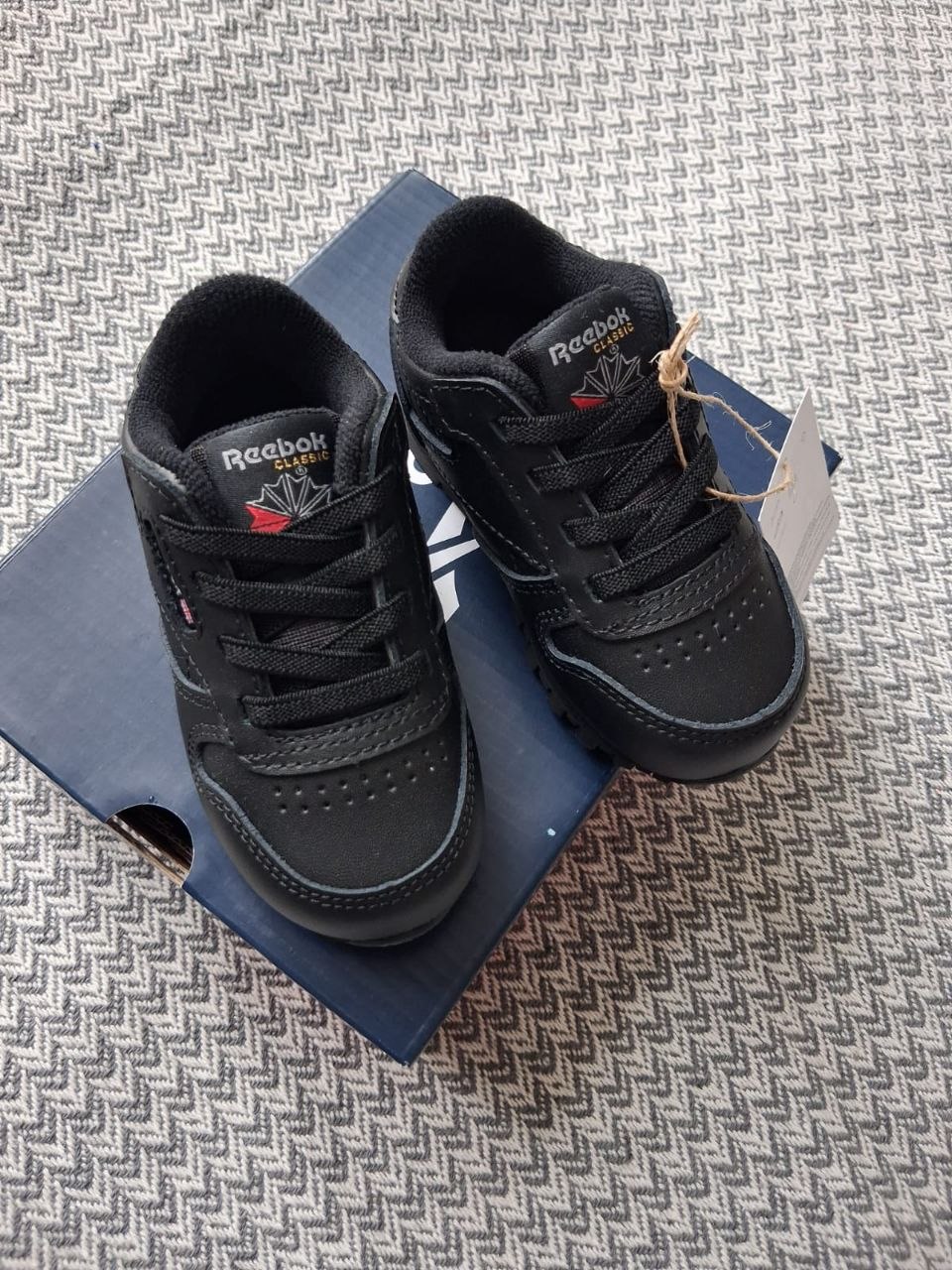 Детские кроссовки Reebok Classic Leather, размер 21