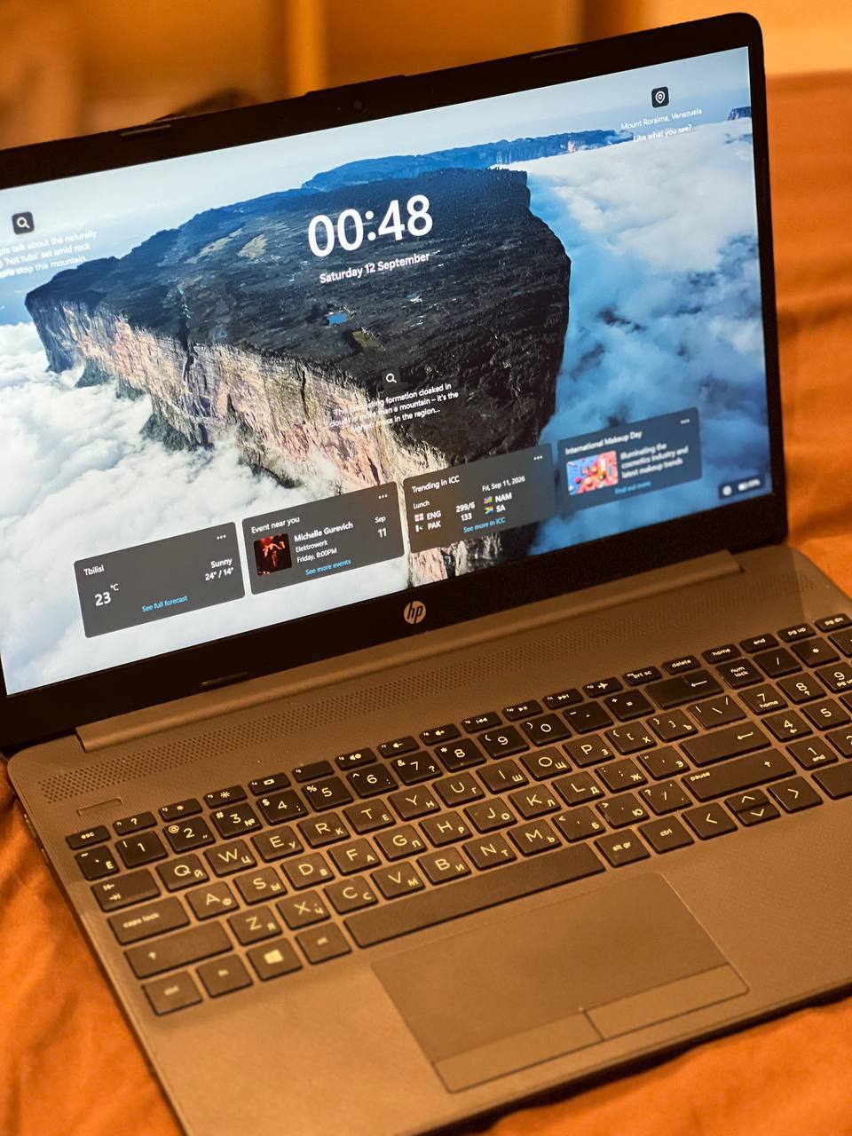 Ноутбук HP 255 G8 (Ryzen 3 3250U, 8 ГБ, SSD 238 ГБ)