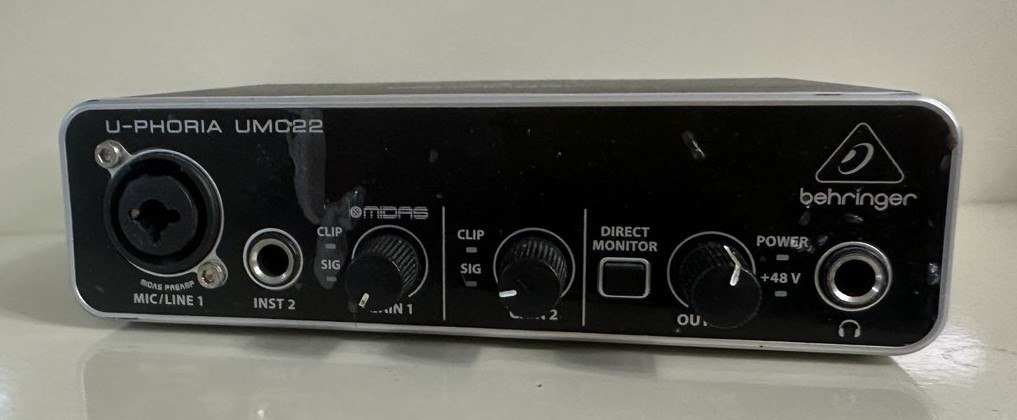 Аудиоинтерфейс Behringer U-Phoria UMC22