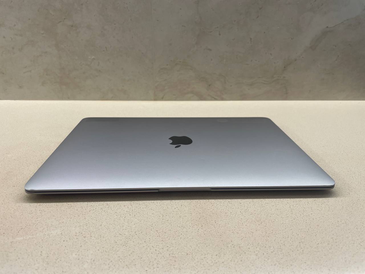 MacBook Air 2018, 8GB RAM, 256GB SSD