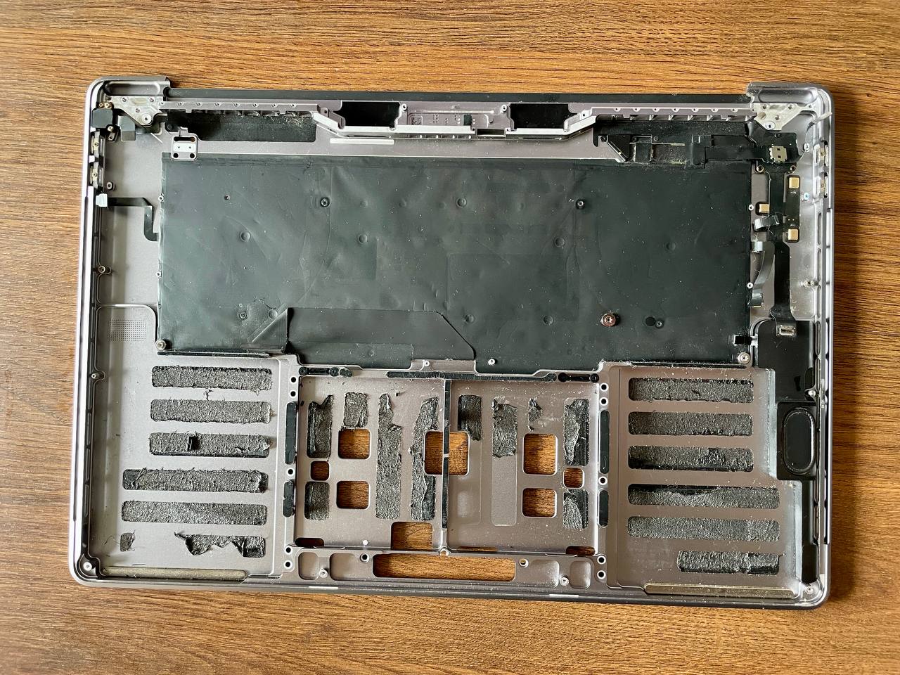 Top Case для MacBook Pro 16″ 2019 A2141 с клавиатурой и Touch Bar