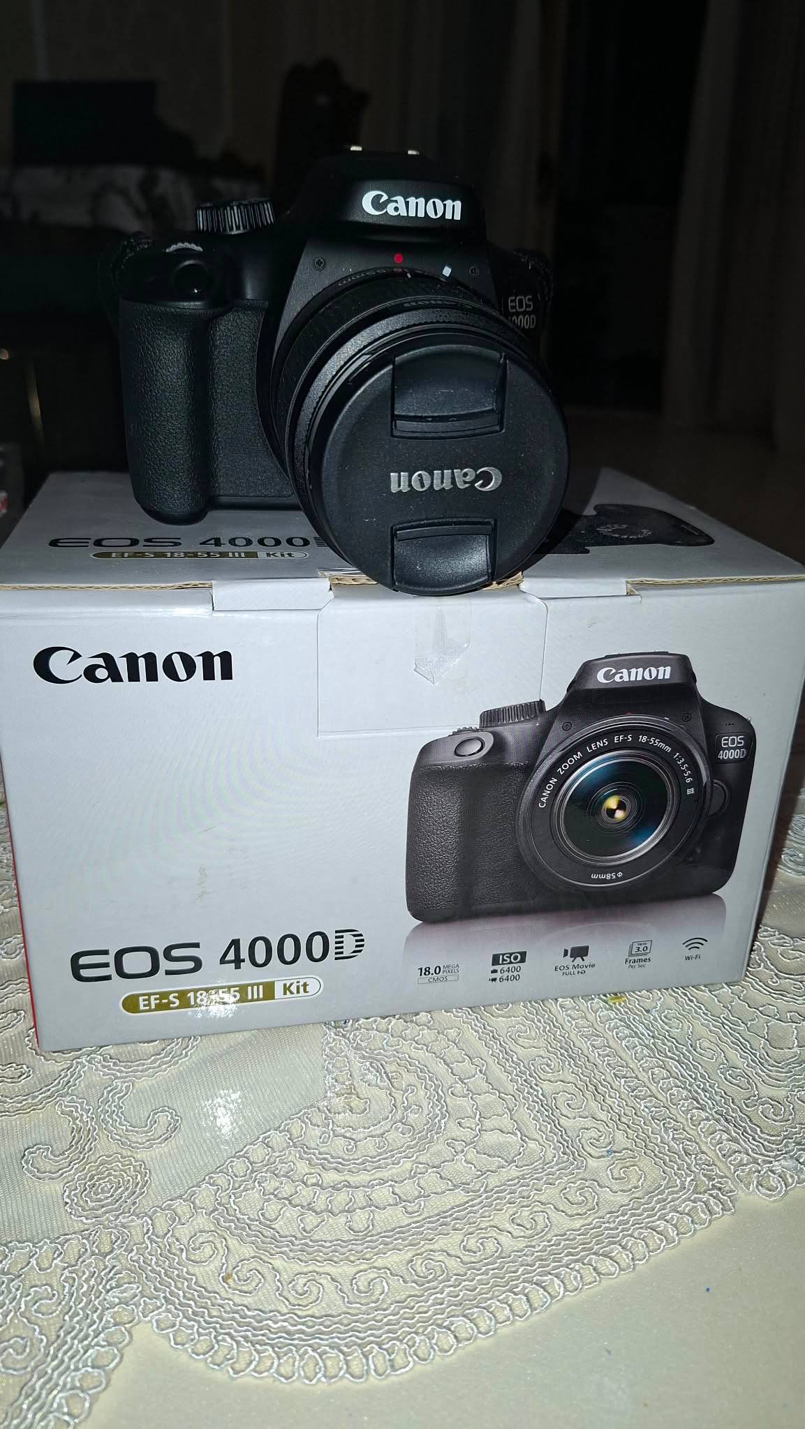 Фотоаппарат Canon EOS 4000D EF-S 18-55 III KIT Black + карта SanDisk 64GB