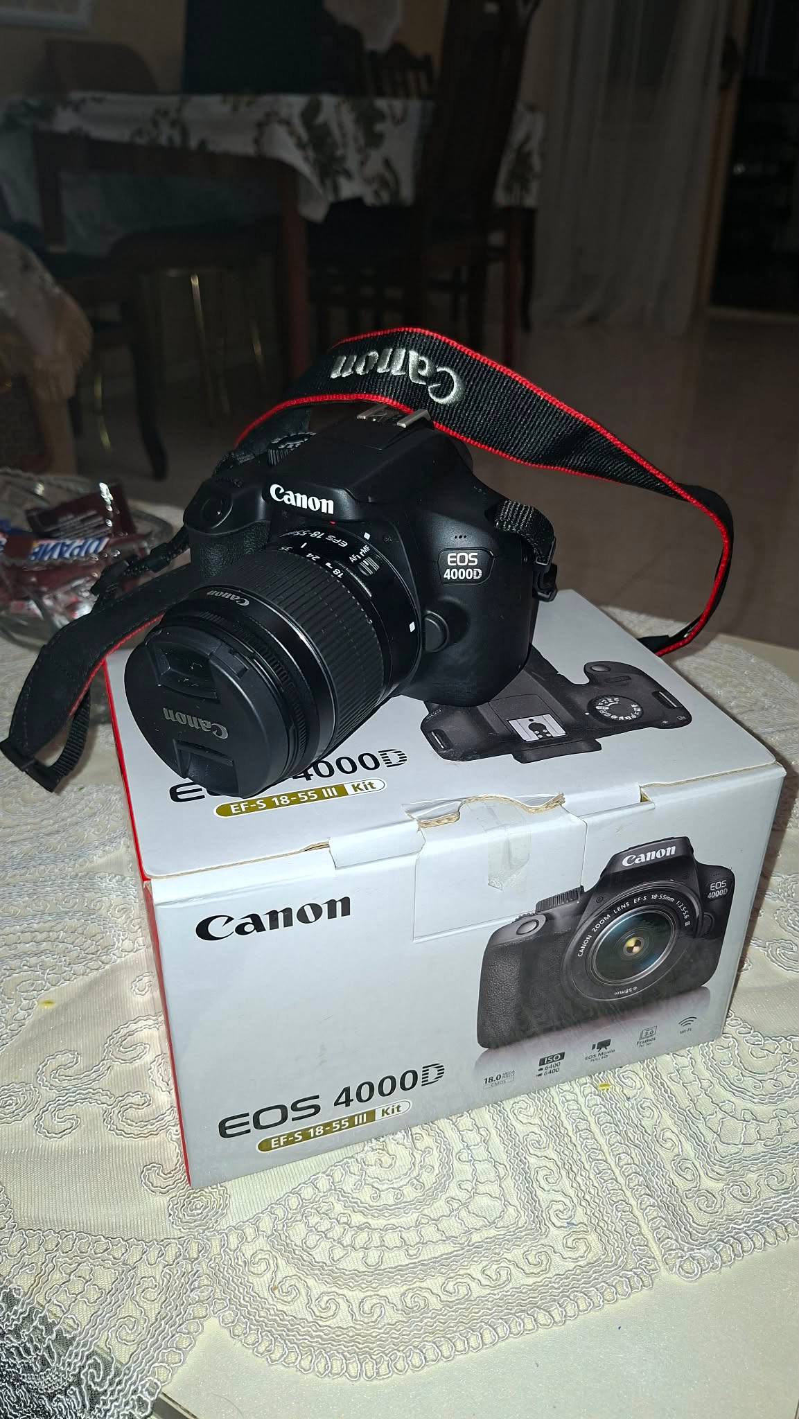 Фотоаппарат Canon EOS 4000D EF-S 18-55 III KIT Black + карта SanDisk 64GB