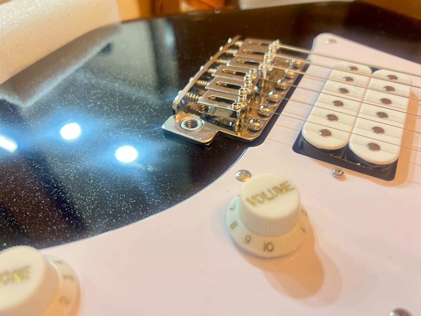 Электрогитара Ibanez Gio с кабелем и медиаторами