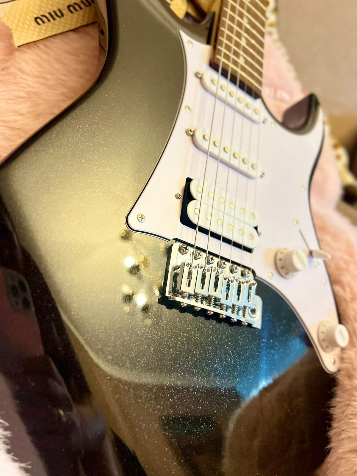 Электрогитара Ibanez Gio с кабелем и медиаторами