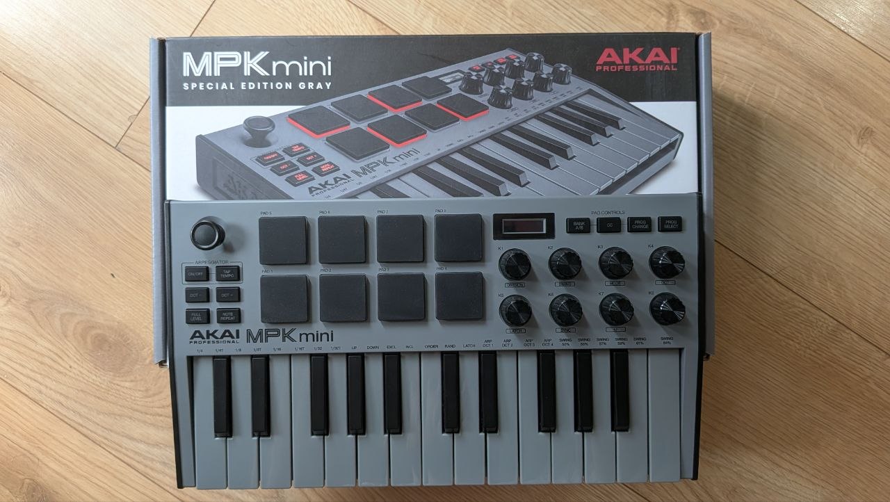 Akai MPK mini MK3 Gray (полный комплект)