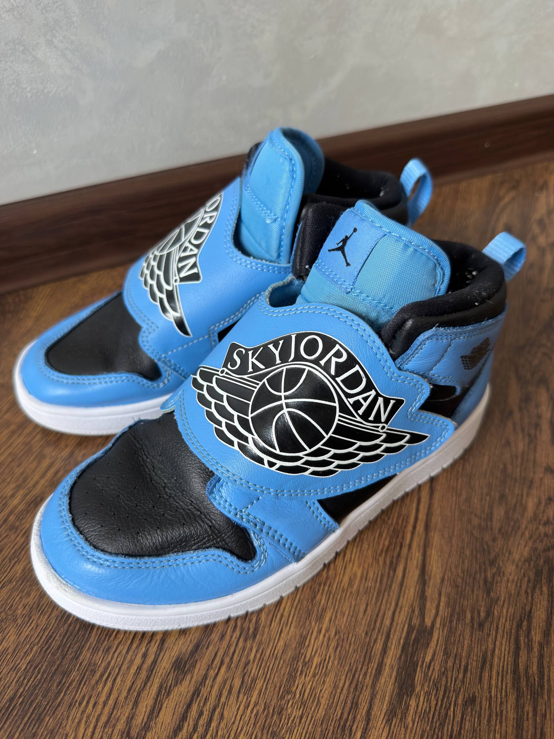 Кроссовки Jordan Sky Jordan голубые, р-р 34
