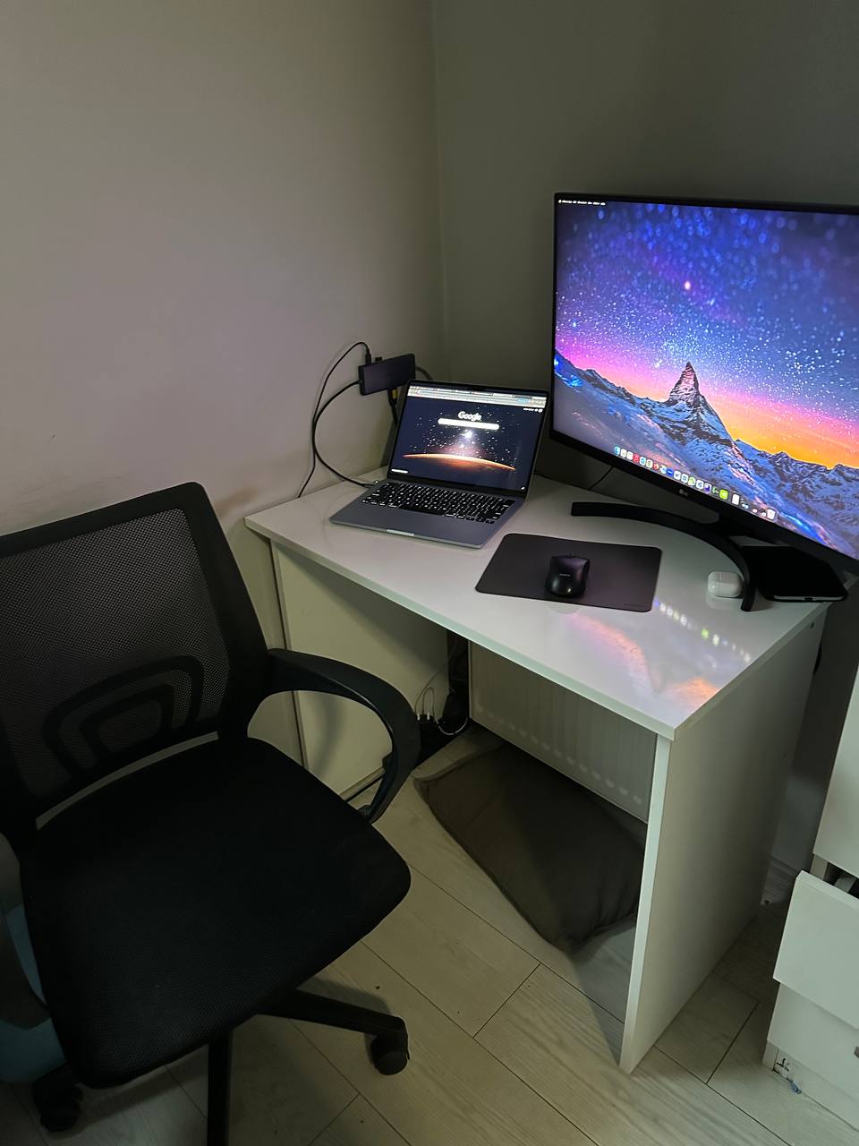 Компьютерный стол 90x51 см