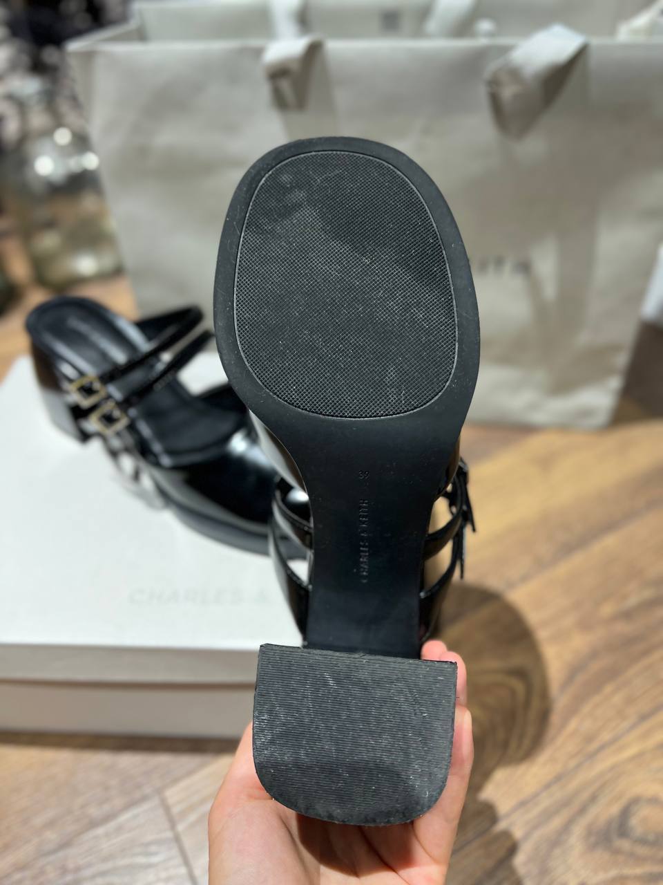 Туфли Charles & Keith, размер 38-39