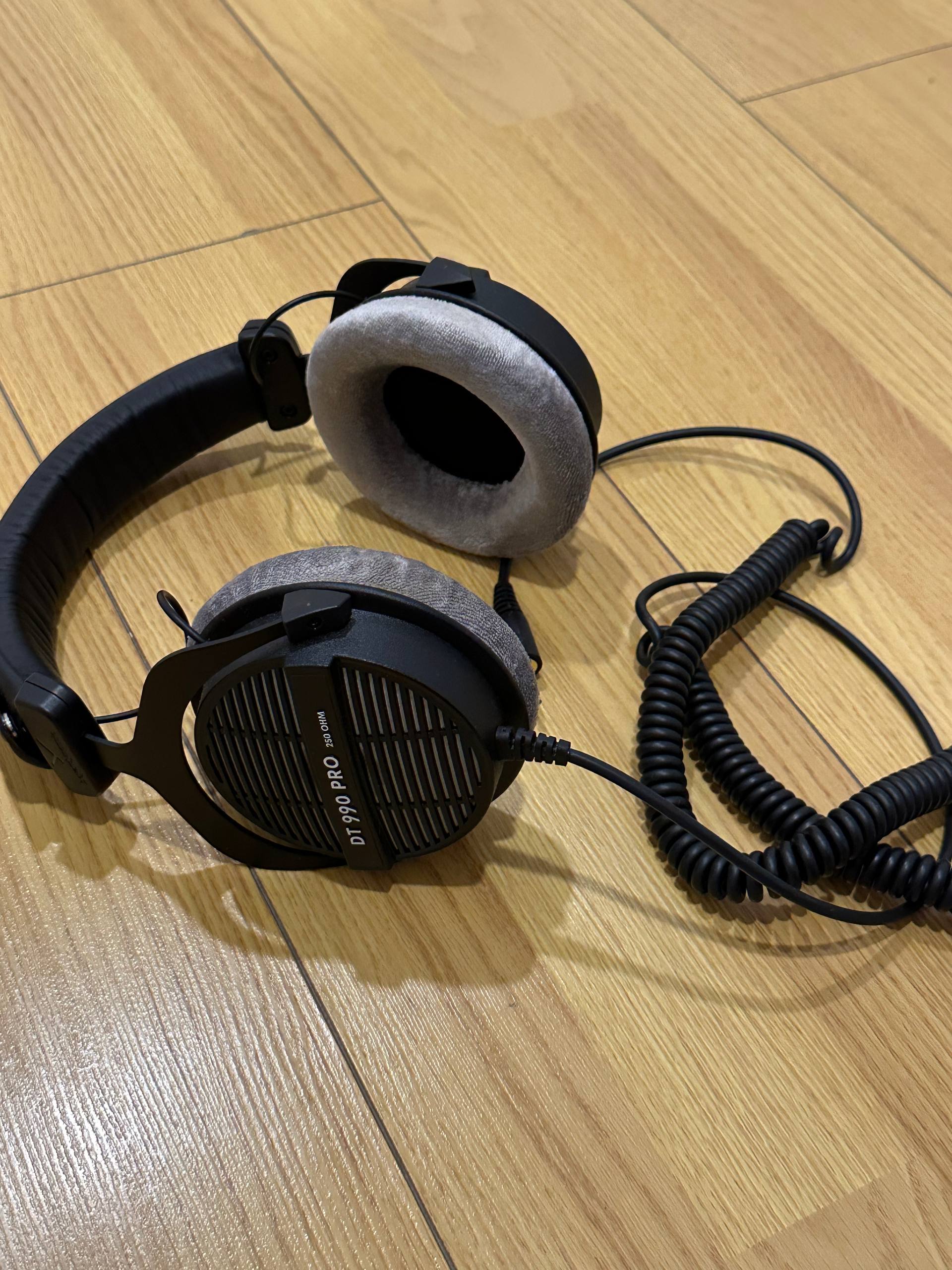 Студийные наушники Beyerdynamic DT 990 PRO (250 ohm)