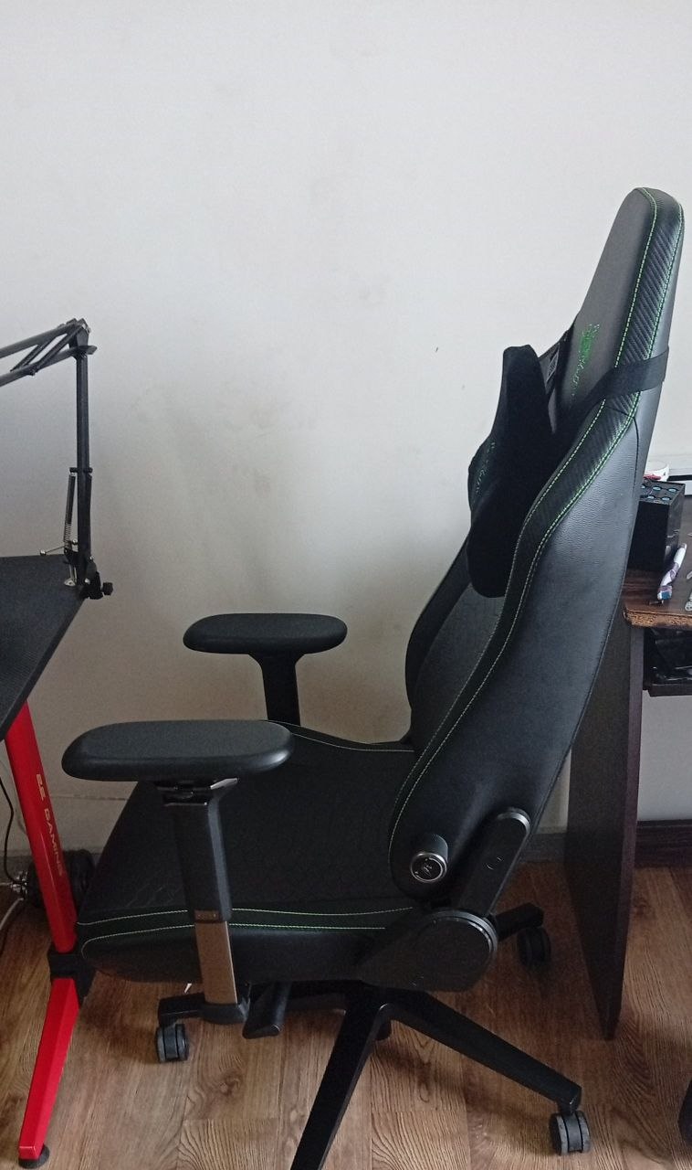 Игровое кресло Razer Iskur V2