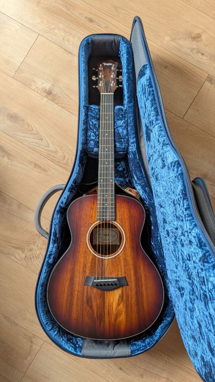 Электро-акустическая гитара Taylor GS Mini-e Koa Plus с кейсом AeroCase