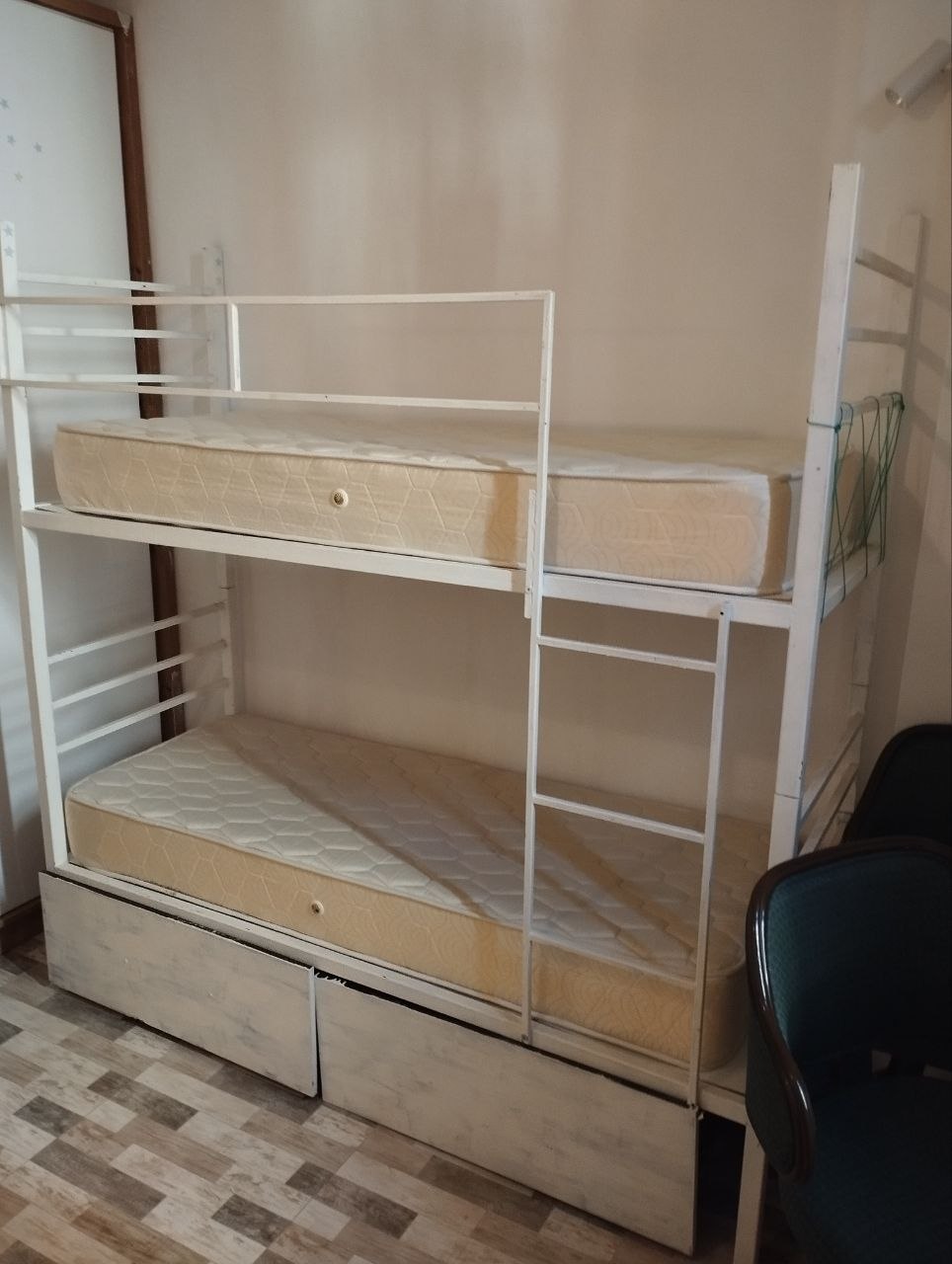 Двухъярусная кровать