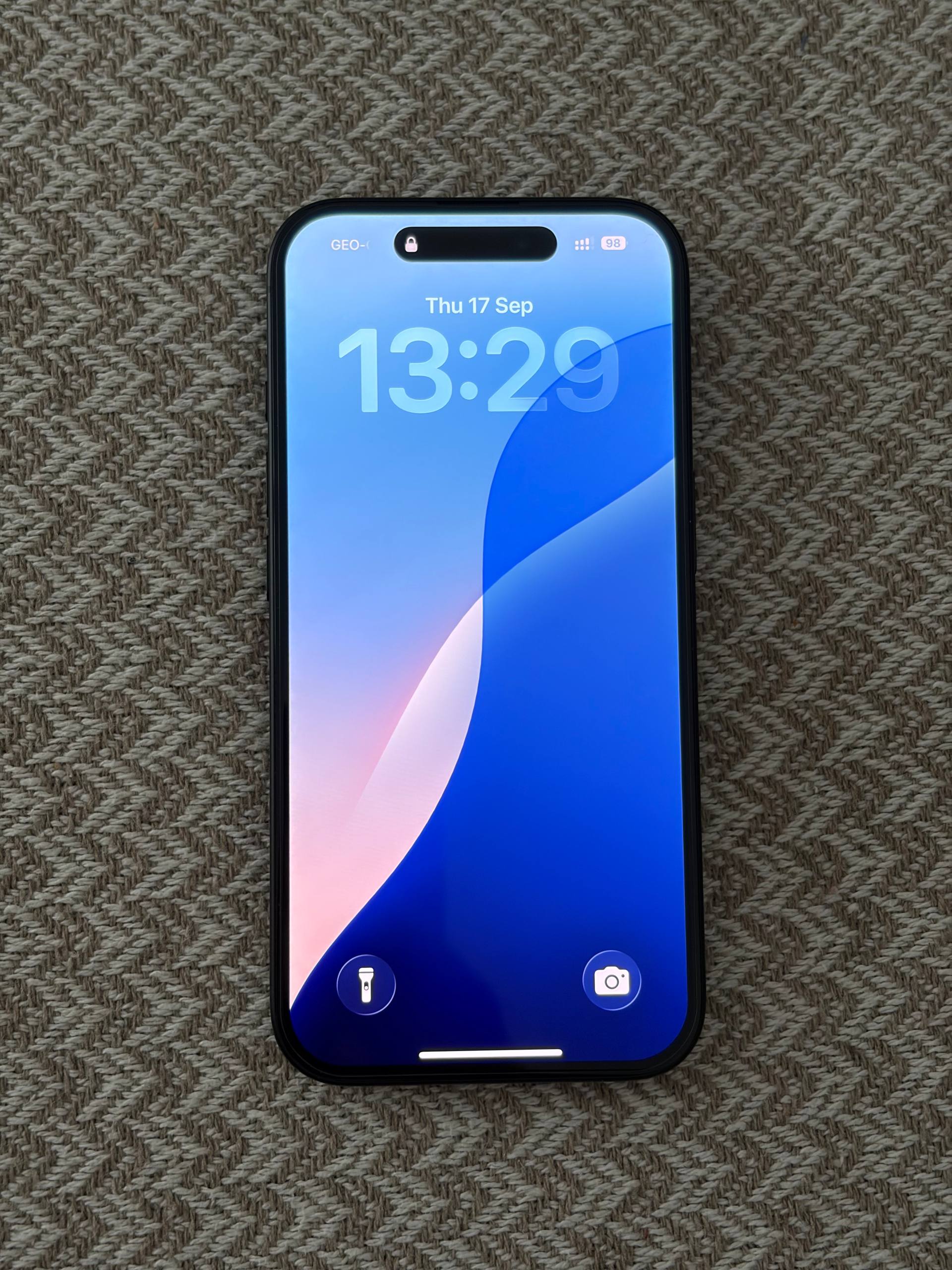 iPhone 16 256GB черный, полный комплект с чехлом Apple