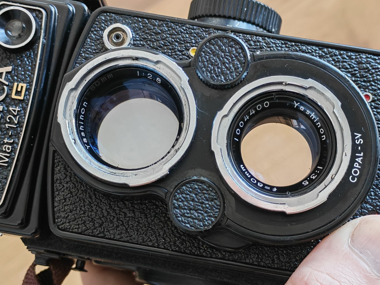 Yashica Mat 124G среднеформатный плёночный фотоаппарат