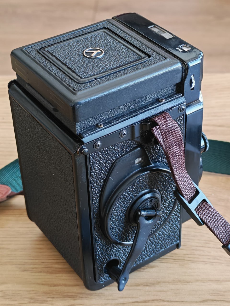 Yashica Mat 124G среднеформатный плёночный фотоаппарат