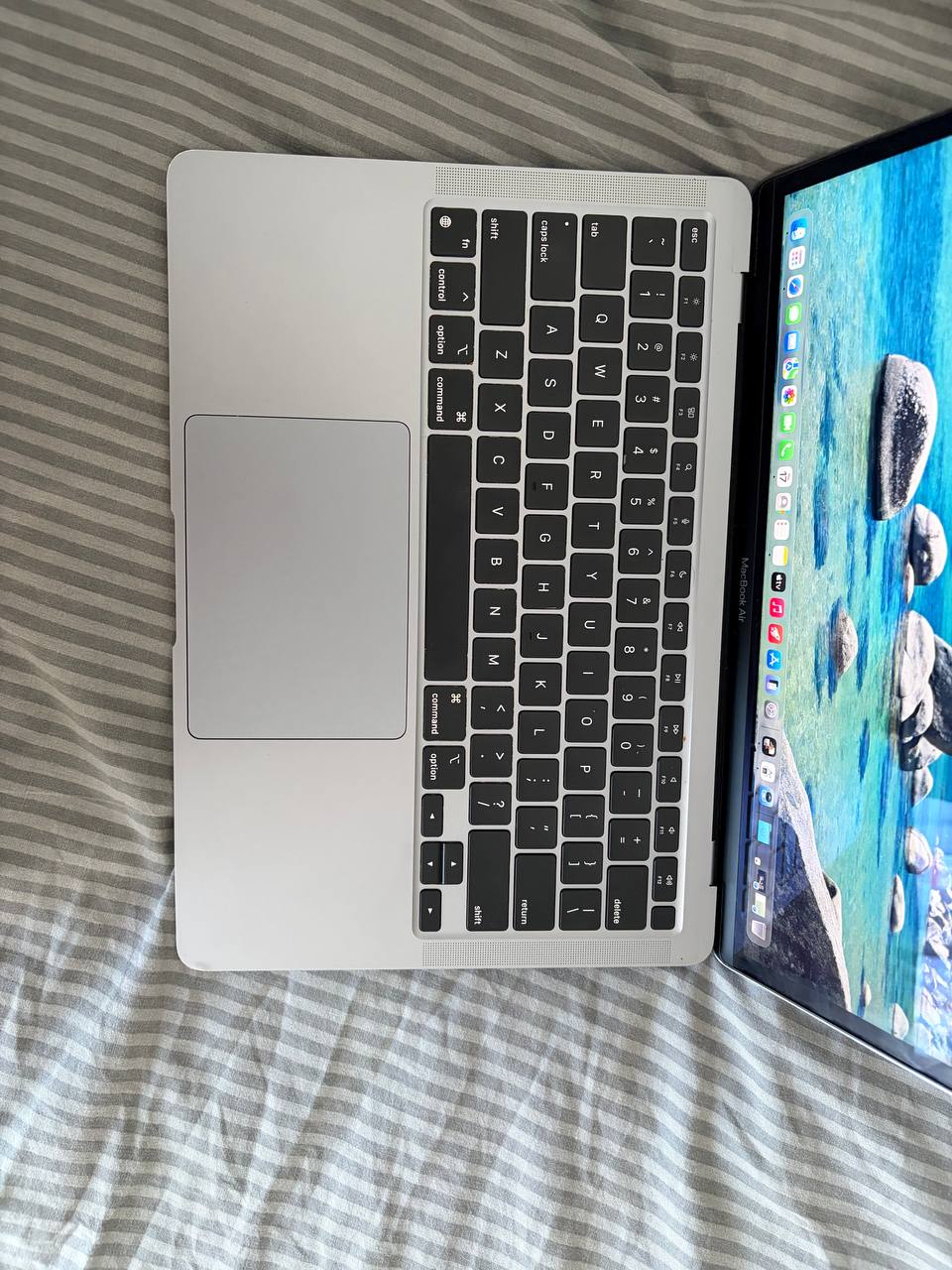 MacBook Air M1 8/256GB