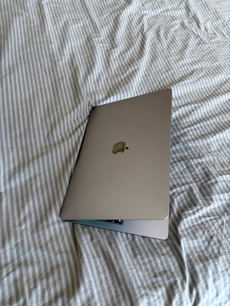MacBook Air M1 8/256GB