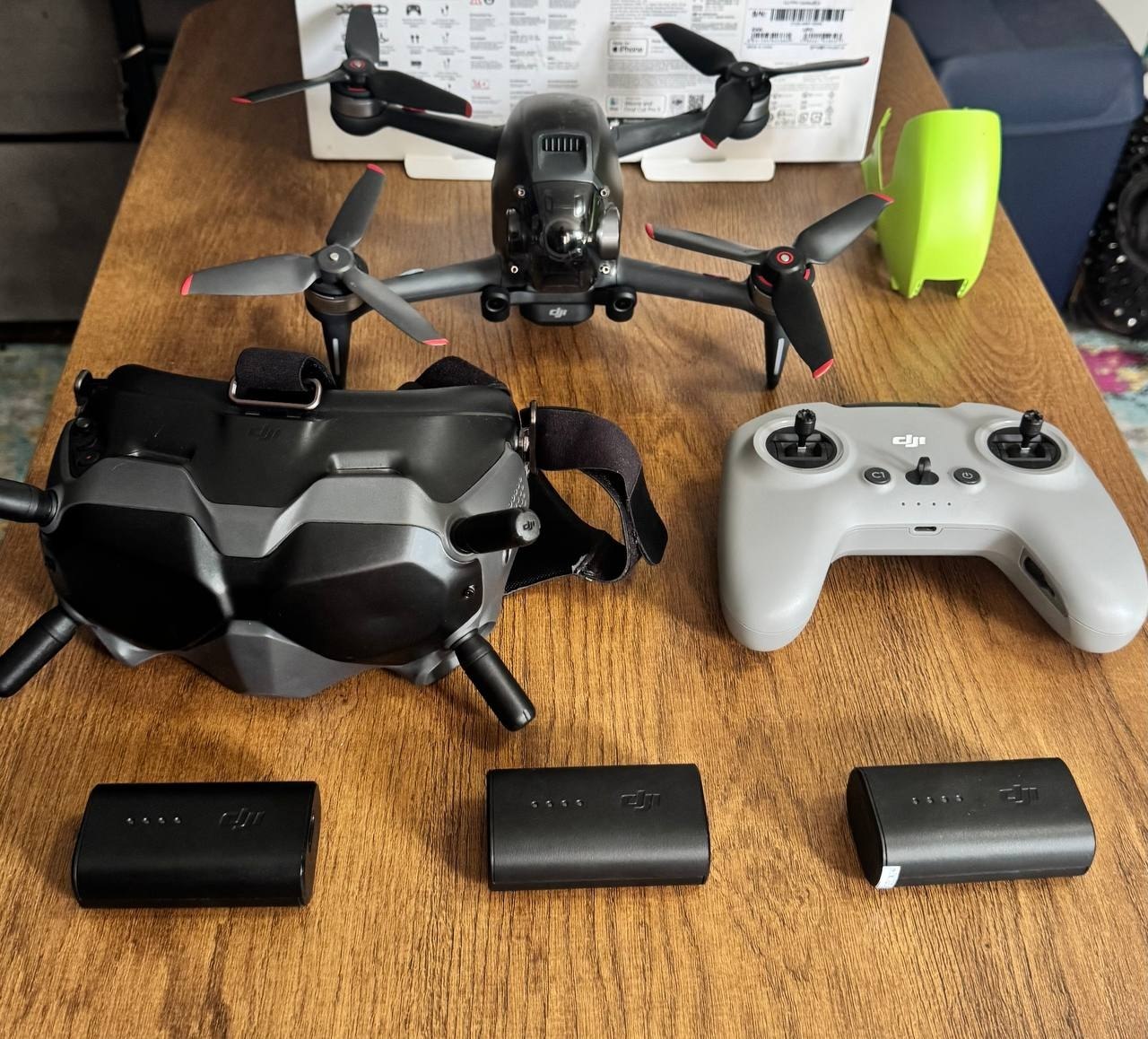 Дрон DJI FPV с пультом, очками и 3 батареями