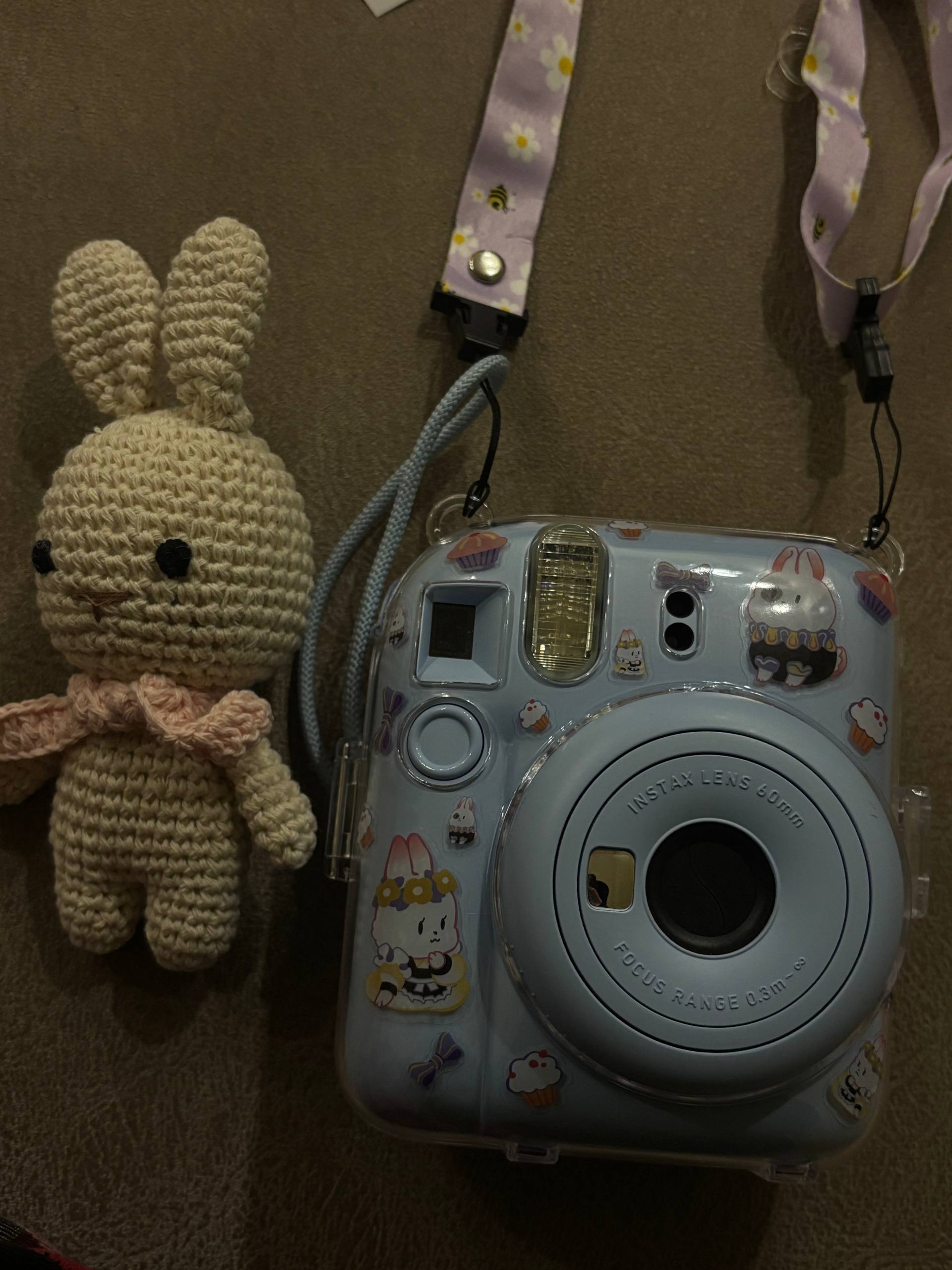Фотоаппарат Instax mini 12 с чехлом и ремешком