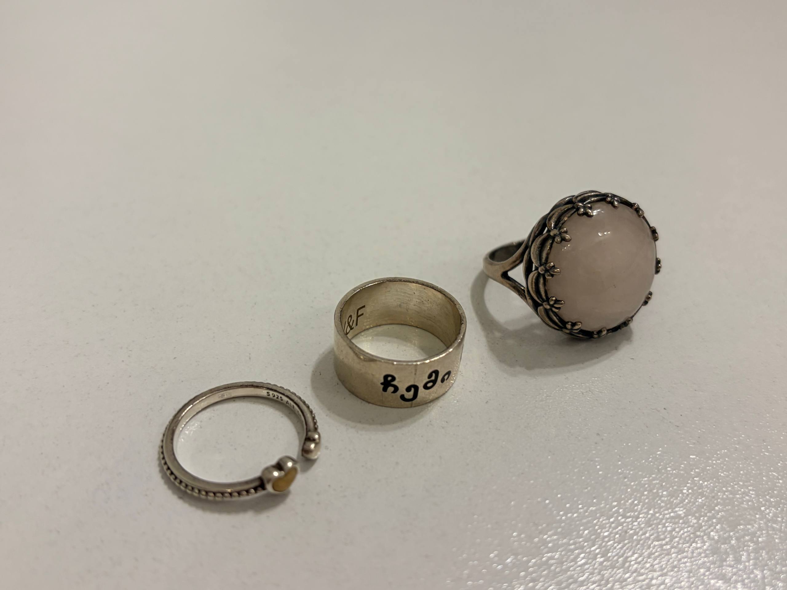 Серебряный перстень 925 с розовым кварцем, р18