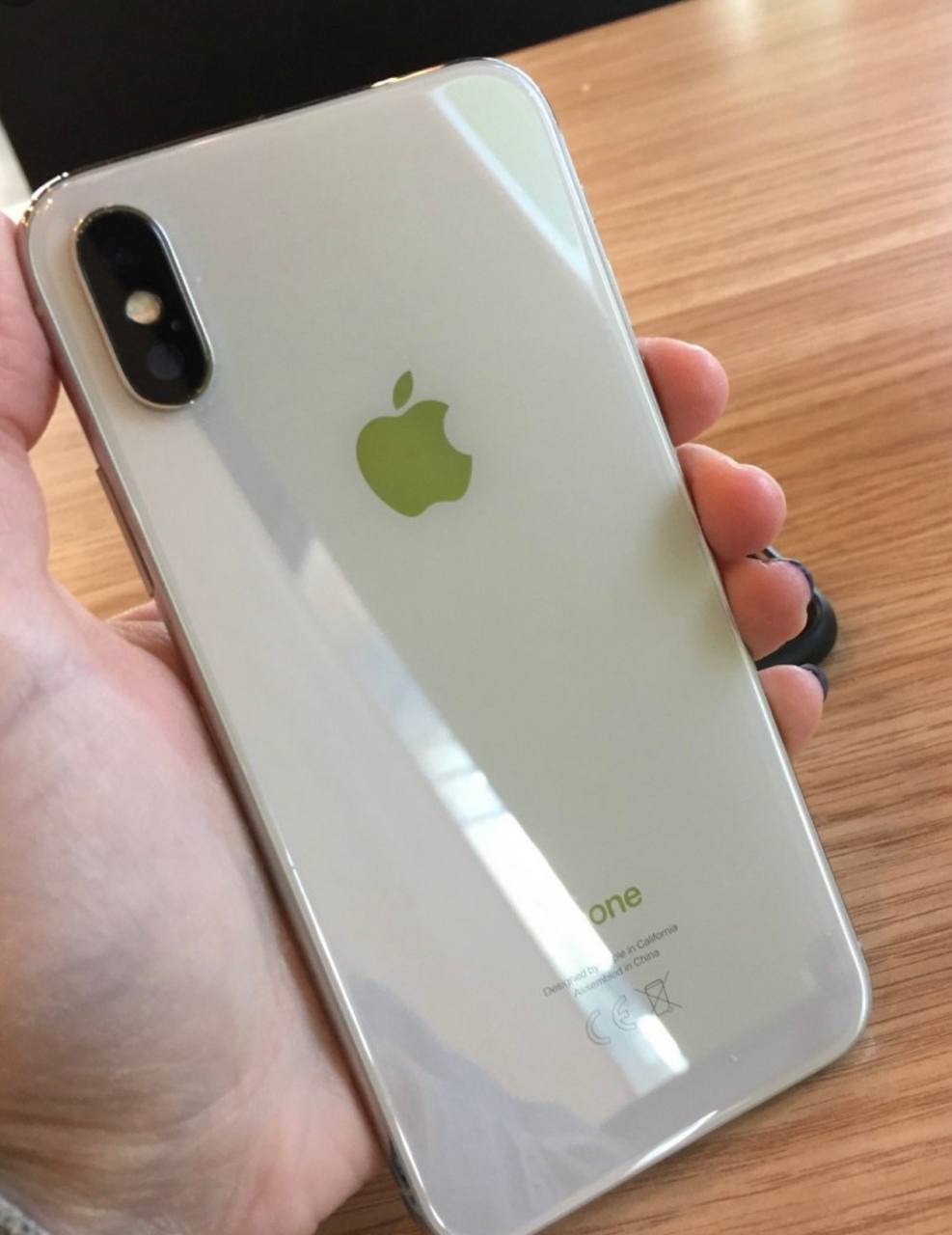 iPhone X на запчасти (iCloud заблокирован)