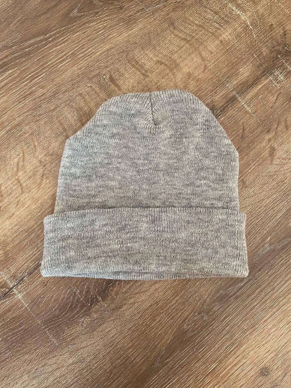 Шапка серая