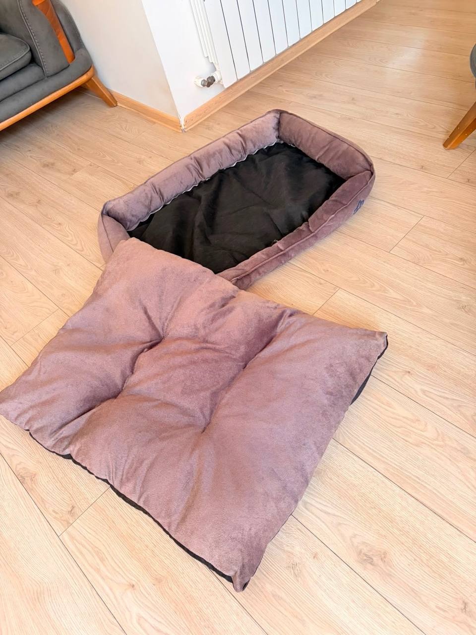 Лежанка для собаки 90×70 см, серая