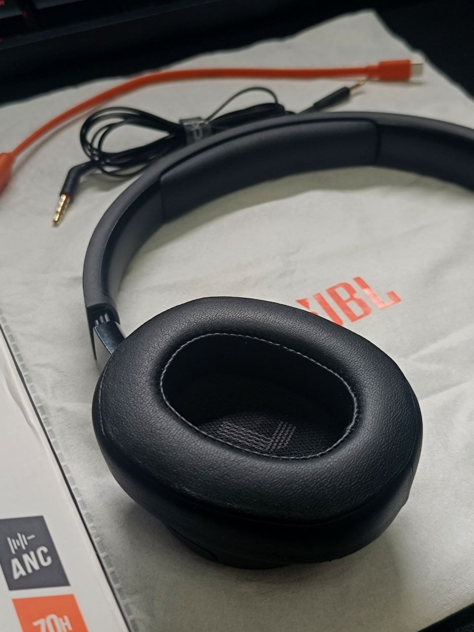 JBL Tune 770NC беспроводные наушники с шумоподавлением