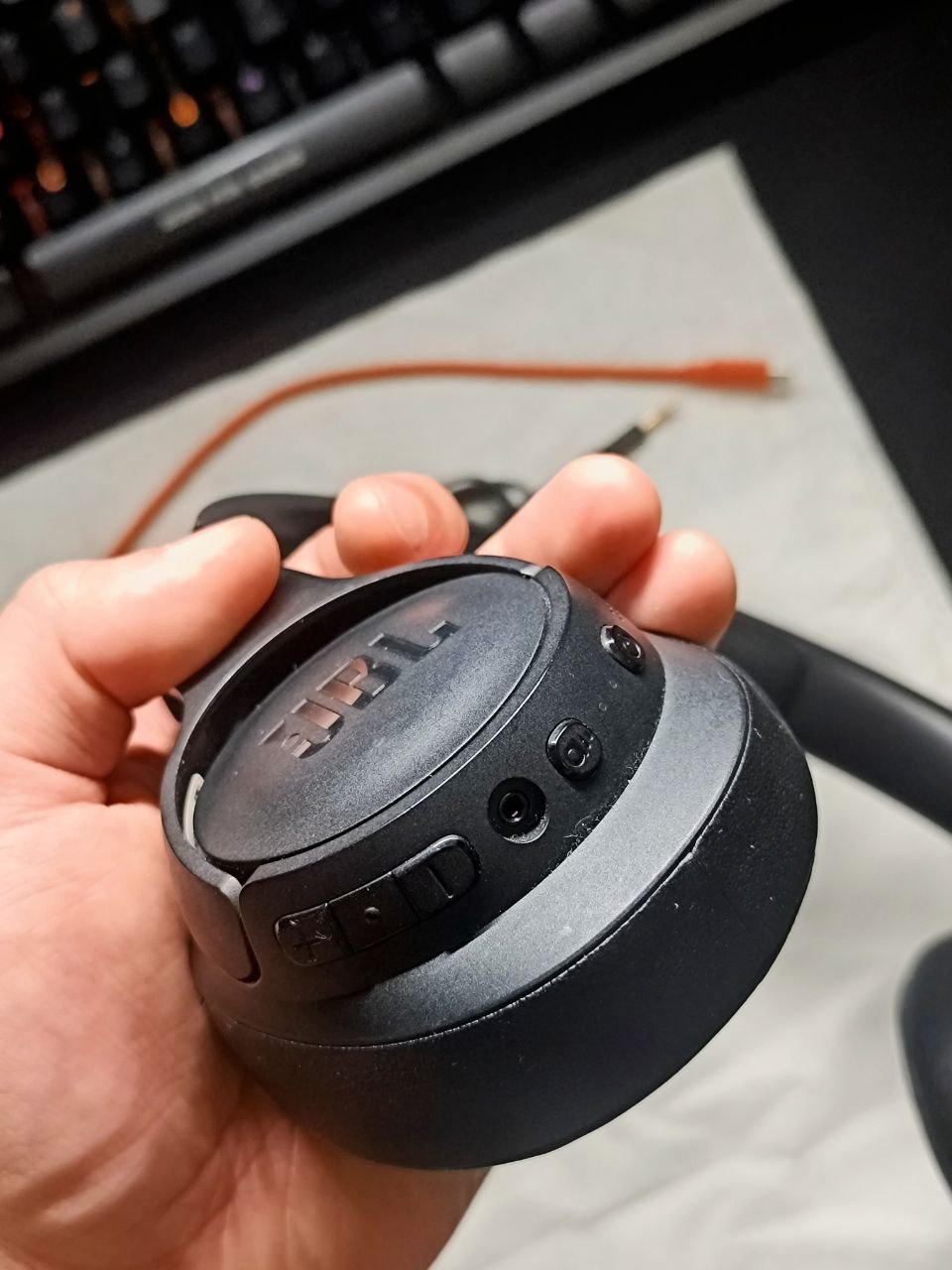 JBL Tune 770NC беспроводные наушники с шумоподавлением
