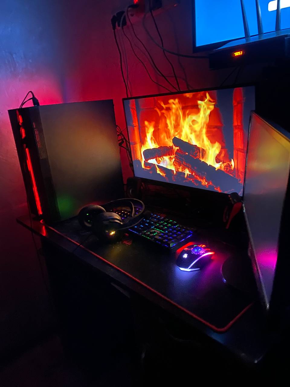 Игровой компьютер: i7-12700F, RX 6600 XT, 16GB RAM, SSD 512GB + мониторы, клавиа