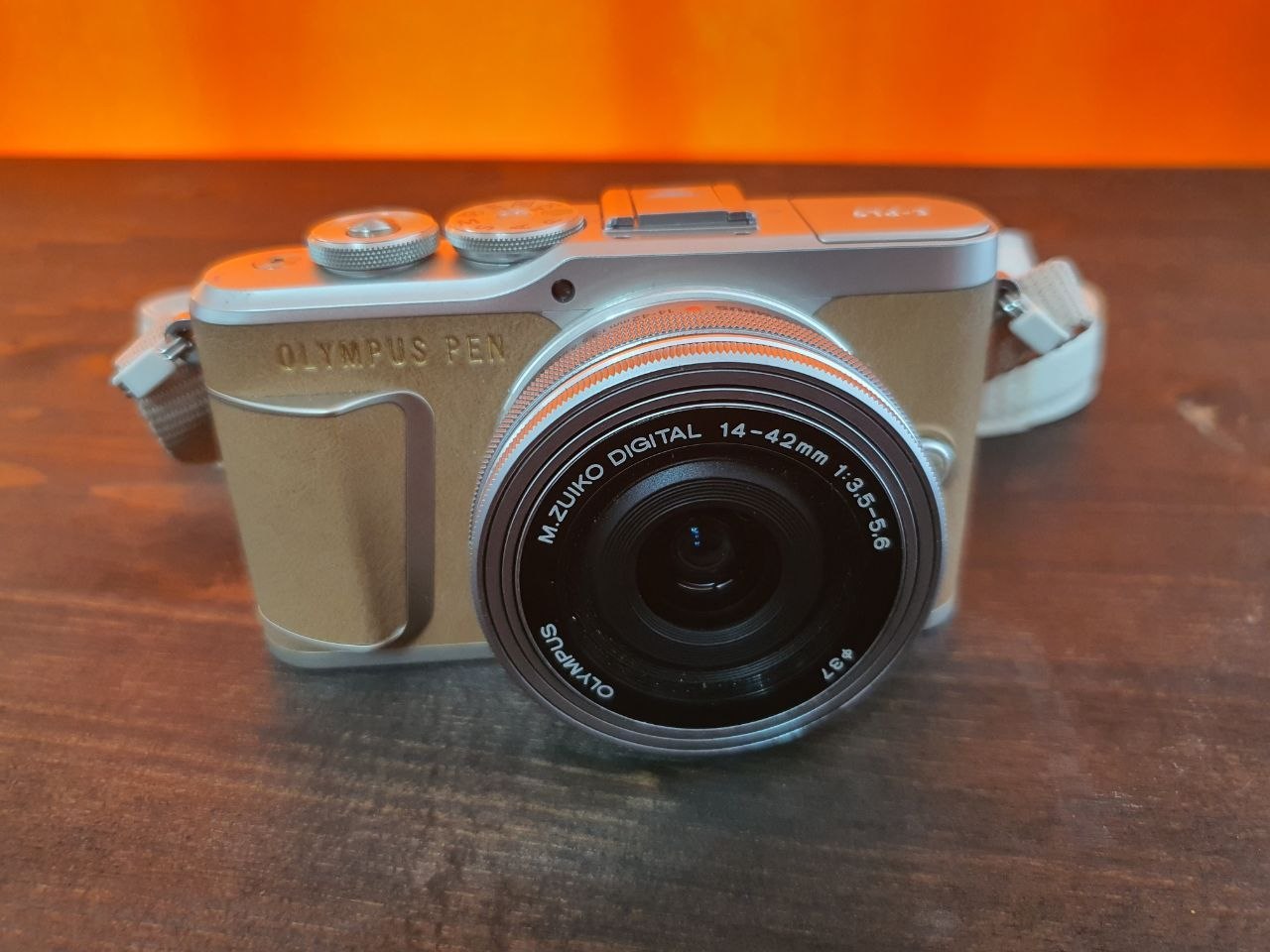 Olympus PEN E-PL9 беззеркальная камера с объективом