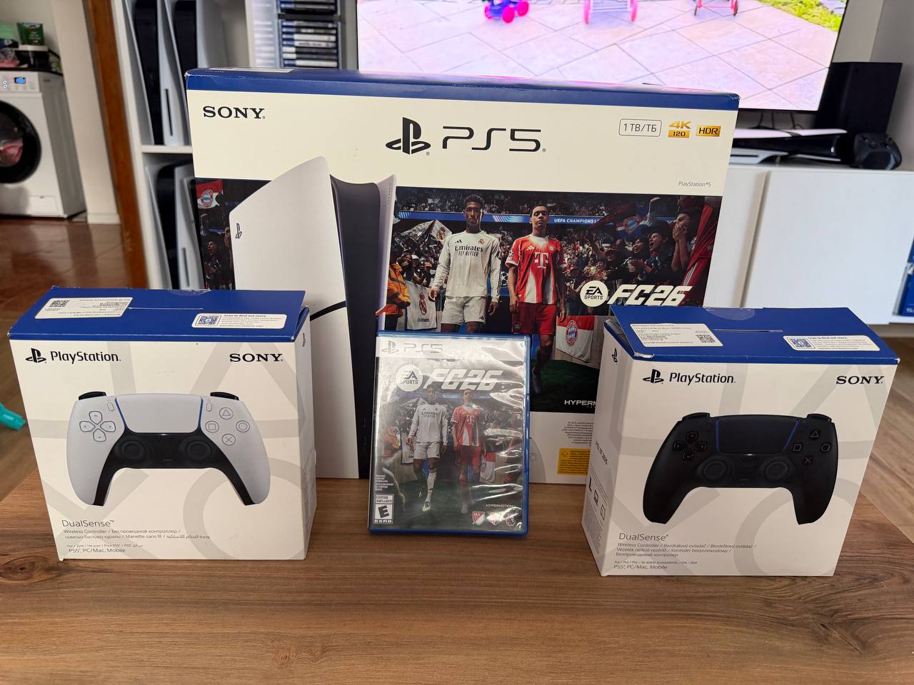 PlayStation 5 Slim 1 ТБ FC 26 Edition + 2 джойстика и диск